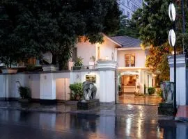 Skyline Boutique Hotel