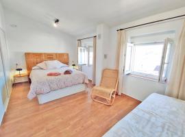 Casa Cerro Luna Con Chimenea，位于孔斯坦蒂纳的酒店