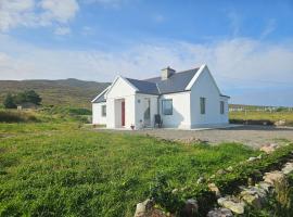 Achill Island Holiday home by the Sea，位于Achill Sound的别墅