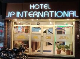 Hotel JP International, Katra，位于格德拉的酒店