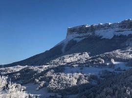 Maison montagne vue exceptionnelle En chartreuse，位于Entremont-le-Vieux的酒店
