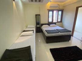 AL-MANAL 304 premium Room 5Beds，位于Bhatkal的酒店