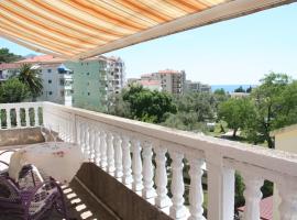 Spacious 2Bedroom Flat Budva Becici，位于Boreti的酒店