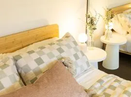 Sleeping in Style Central Apartment