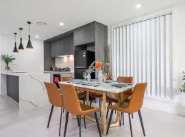 Rousehill 5Br near Shopping Centre&Train