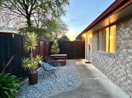 Stylish Self Contained Private Studio，位于里士满的酒店