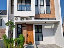 Guesthouse Jogja Selatan 2 Yogya South Bantul - Casa of Joy，位于班图尔的酒店