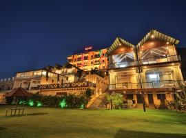 The Rock Valley Resort Kumbalgarh !! A Four Star Luxury Resort ! Swimming Pool ! Lawn !，位于贡珀尔格尔的酒店