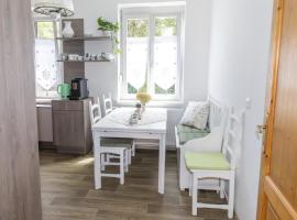 Ferienhaus klein und fein，位于巴特布卢毛的酒店