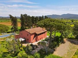 Villa Casale Enrica con Piscina Bio Lago，位于Ribolla的酒店