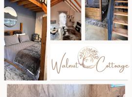 Walnut Cottage，位于克拉伦斯的酒店