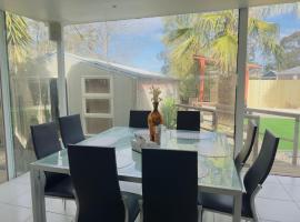 3 BR villa in Werribee near to Werribee CBD，位于威勒比的酒店