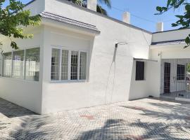 CATCH A WAVE Farm House，位于Kālpākkam的酒店