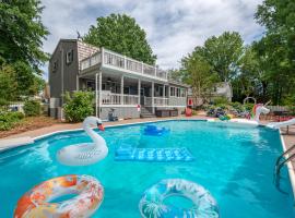 Lake Norman Access, Pool, Hot tub, Epic Game room，位于戴维森的酒店
