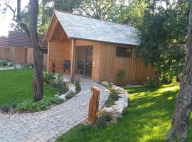 Feriengarten mit Schlafh&auml;usern，位于Burgsalach的豪华帐篷营地