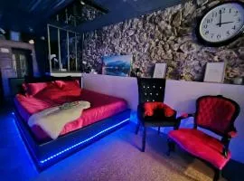 Sweet Loft Grenoble-Love Room avec jacuzzi & sauna