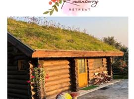 Russet & Rowanberry - Rowanberry Retreat，位于Kriilevälja的度假屋