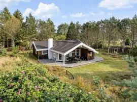 Beautiful Home In Ålbæk With Sauna
