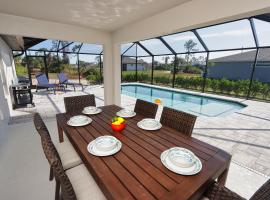 New Build Pool Home With Modern Design and Open Floor Plan in Cape Coral，位于北迈尔斯堡的酒店