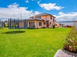 Casa amplia cerca de Baños de Agua Santa