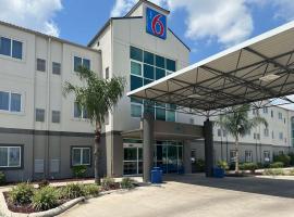 Motel 6-Mission, TX，位于米申的酒店