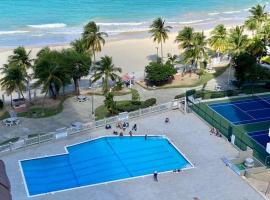 Downtown Beachfront Isla Verde Luxury Apartment，位于圣胡安的自助式住宿