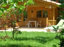 Chalet climatisé avec kitchenette, accès piscine et spa, au sud d' Aix-en-Provence, for non smokers-non vapoteurs only