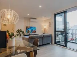 Designer's Pad In Central City