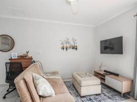 WiFi & Solar at Studio on Morgenster，位于开普敦的酒店