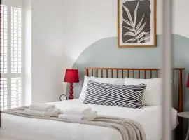 Stylish & Chic 3 bed House