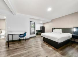 Southern Suites Carrollton，位于卡罗尔顿的酒店