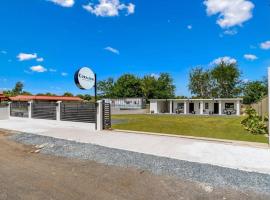 Coralinas Beach Apartments，位于El Combate的酒店