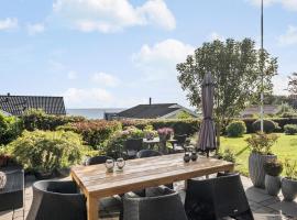 3 Bedroom Lovely Home In Sydals，位于Sarup的酒店