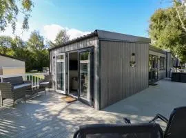 18 Woodlands Retreat