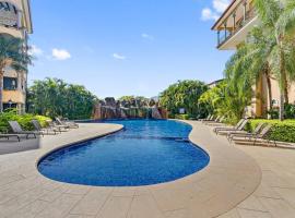 SR9 Luxury Condo Across the Street from Beach，位于塔马林多的酒店