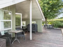 2 Bedroom Lovely Home In Hejls