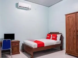 OYO 93695 Guest House Riharti Syariah