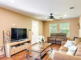 Pet-Friendly Victoria Home - Kayak, Fish and Golf!