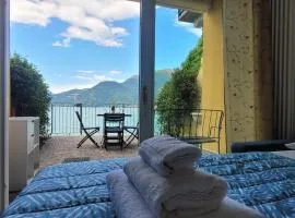 Il Glicine sul Lago - Wisteria on the lake