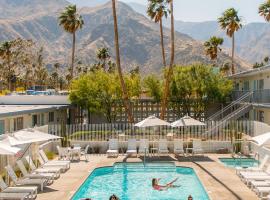 The Skylark, a Palm Springs Hotel，位于棕榈泉的酒店