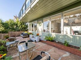 Luxury Spa Retreat Guest House with Ocean View，位于Moss Beach的酒店