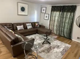 Unique 3 Bedroom 10 mins from EWR Airport NYC