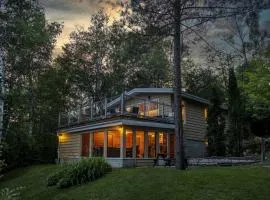 LAKFRONT - Chalet VISTA - Waterfront, Spa & FirePit