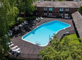 波特兰炉边套房酒店，位于波特兰的酒店