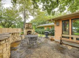 Del Rio Home with Large Yard, BBQ and Fireplace!