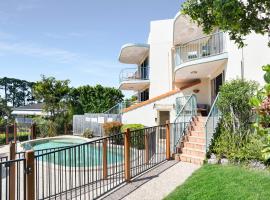 Highwater Haven - Ocean View Apartment. 300m to Beach. Pet Friendly，位于亚历山德拉岬角的酒店