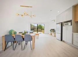 Botany Modern Townhouse Retreat