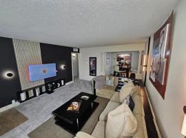 Walking Distance to Galleria 2BR 2BA Trendy Condo，位于休斯顿的酒店