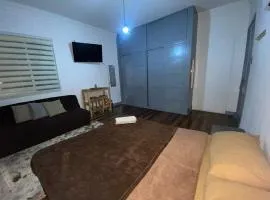 Habitación en Providencia para 3 personas con baño compartido CASA ROMÁN