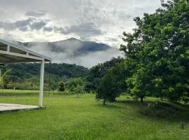 Orchard Lake House - Entire bungalow, 4 rooms, 9 beds, 13 persons